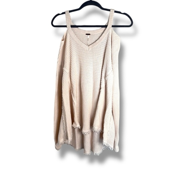 Free People Cold Shoulder Waffle Knit Long Sleeve Sweater Size XS Oversized Boho - Picture 1 of 8